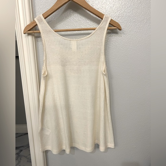 H&M Women's Embroidered Cutwork Tank Top - Picture 2 of 4